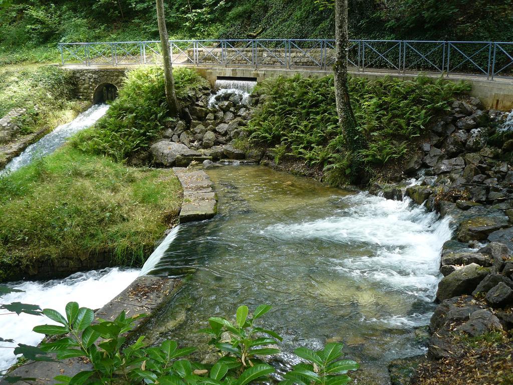 Hotel Le Jura ดีวอน-เล-แบ็ง ภายนอก รูปภาพ