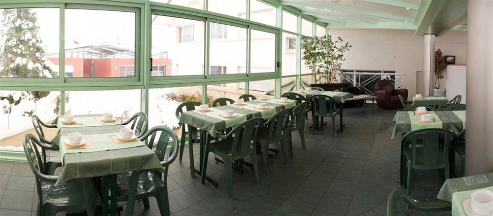 Hotel Le Jura ดีวอน-เล-แบ็ง ภายนอก รูปภาพ