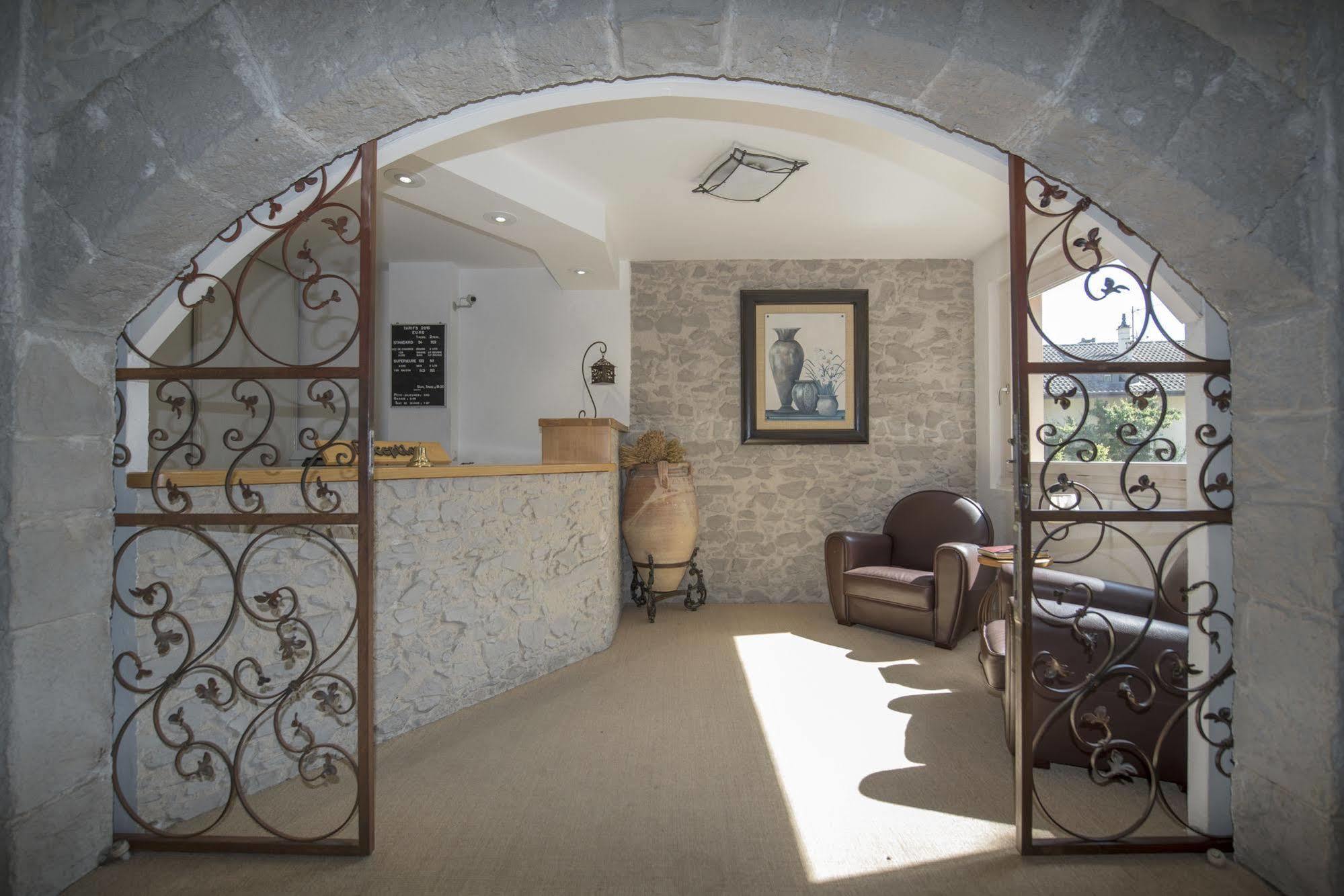 Hotel Le Jura ดีวอน-เล-แบ็ง ภายนอก รูปภาพ